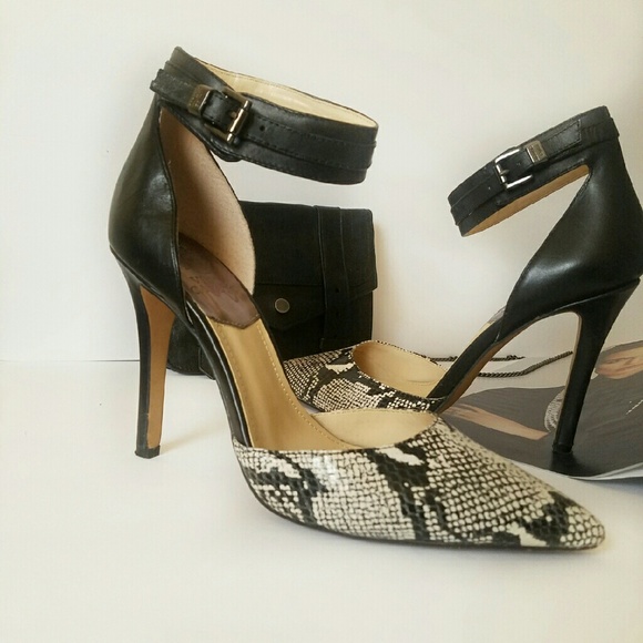Vince Camuto reptile and black ankle strap heel - Picture 2 of 5