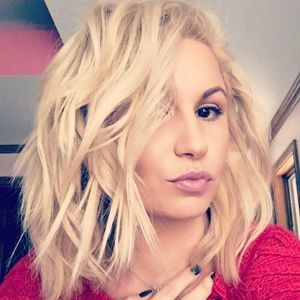 Meet your Posher, Vee