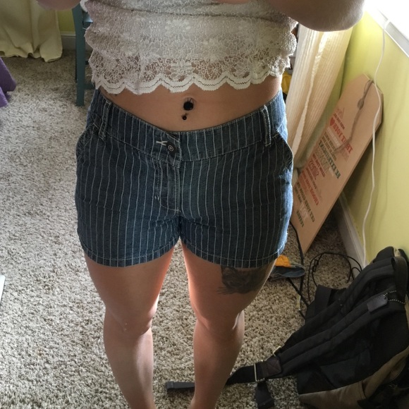 High waited blue and white shorts