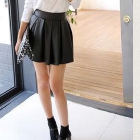 Faux-Leather mini skirt