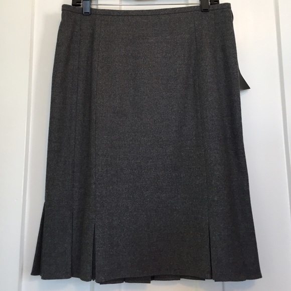 💥Sale💥 NWT DKNY grey kick pleat skirt
