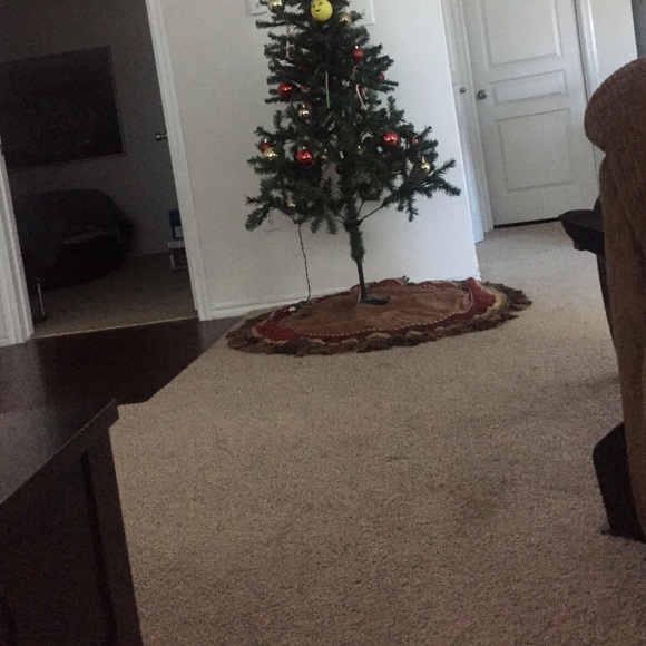 Selling beautiful vintage Christmas. Walmart. - Picture 1 of 1