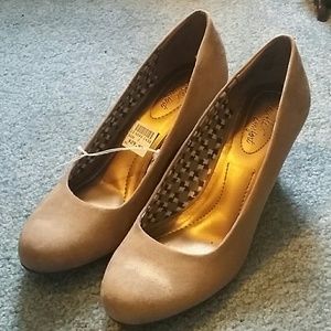 New Dexflex Taupe Wedges