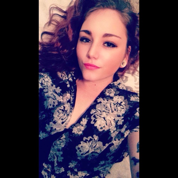 Meet your Posher, Bridget - Picture 1 of 1