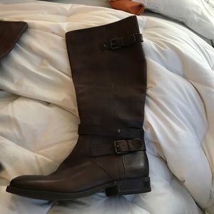 Tall riding boots