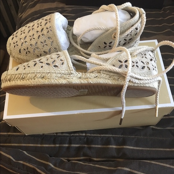 Cute espadrilles - Picture 2 of 3