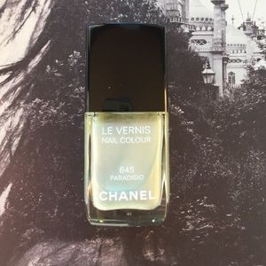 CHANEL Le Vernis 645 Paradisio Nail Polish w/box