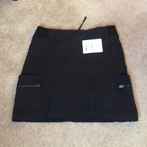 Athleta NWT Trekkie Skort Black size 10