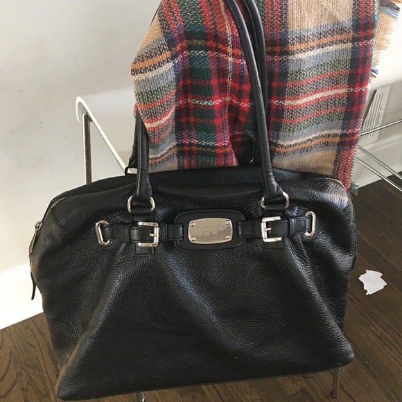 Black Michael Kors Weekender bag