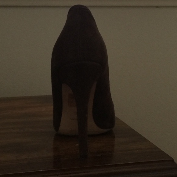 Shoes. - Picture 3 of 3