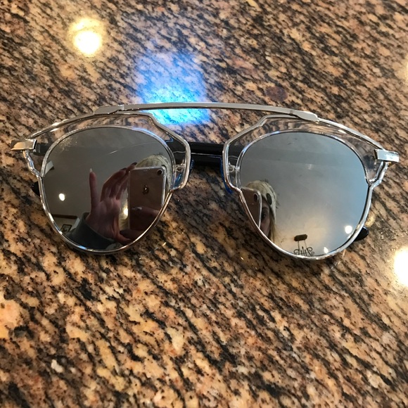 Mirrored sunnies