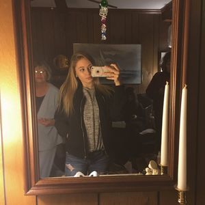 Meet your Posher, Chloe