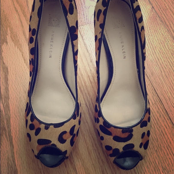WORN ONCE! Anne Klein leopard peep-toe stiletto