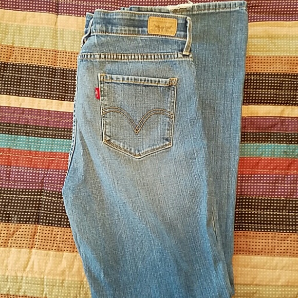 Levi 525 jeans