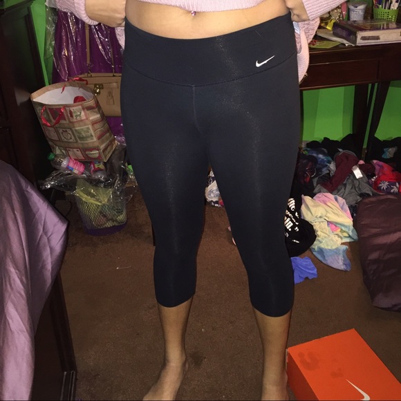 Nike crop leggings - Picture 2 of 2