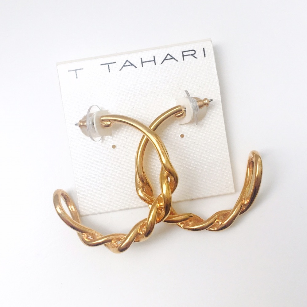 LAST CHANCE - Gold hoop earrings