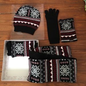 Mukluks (reversible) Scarf hat & gloves