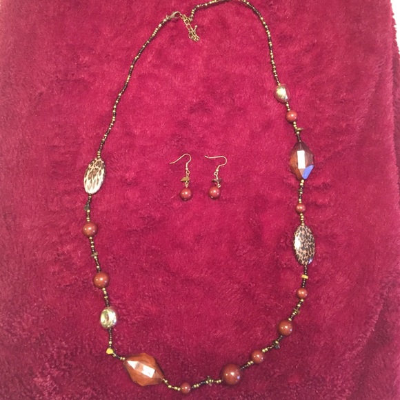 Necklace and earrings set