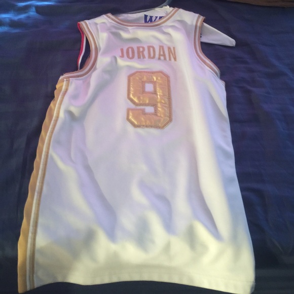 Micheal Jordan limited edition USA jersey . - Picture 2 of 2