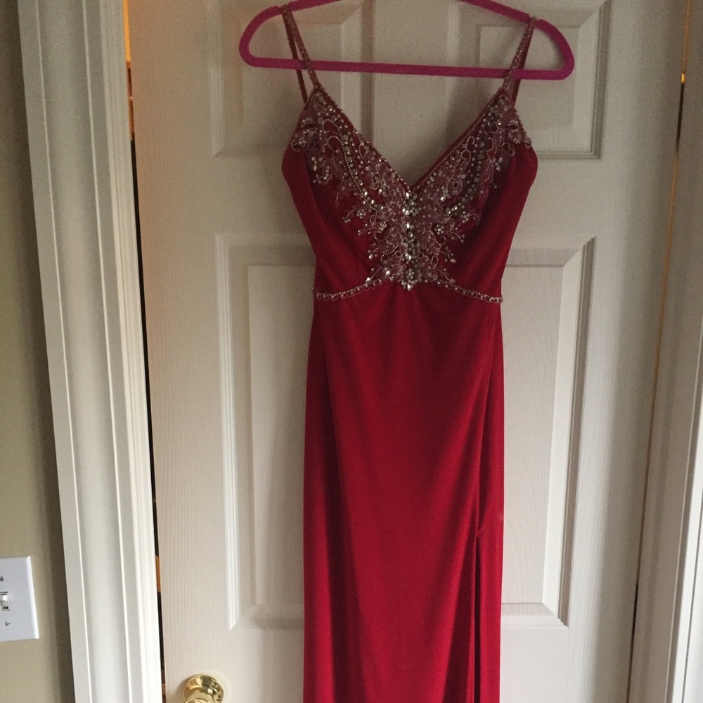 Red prom dress - Picture 3 of 7
