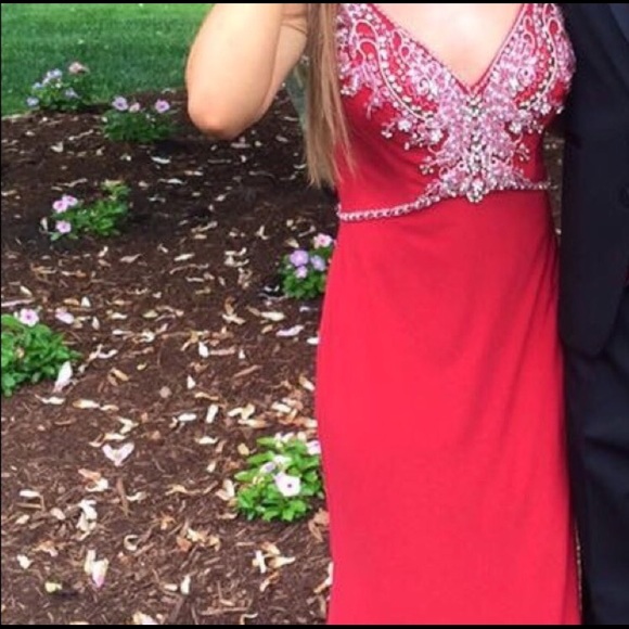 Red prom dress - Picture 5 of 7