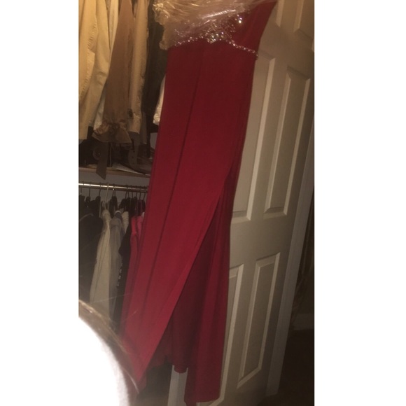 Red prom dress - Picture 6 of 7