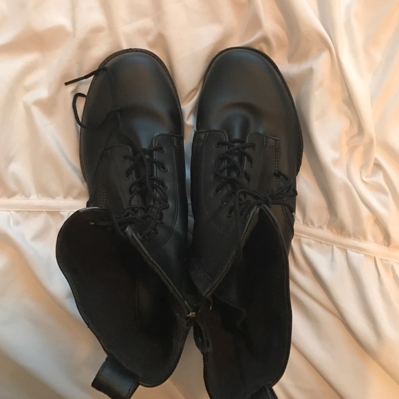 Combat boots