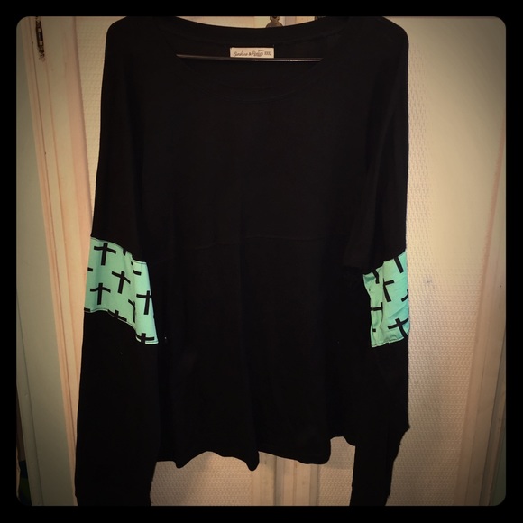Black long sleeve tshirt