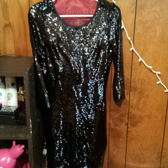 Dress - Picture 2 of 4