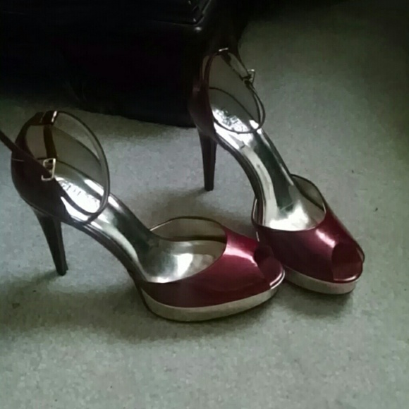 Guess patent peep toe heels