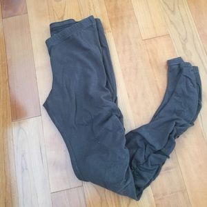 Ruched gray leggings