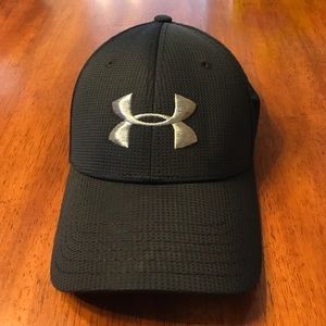 Men's l/XL black Under Armour hat