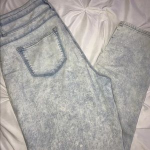 Refuge High Waisted Jeans