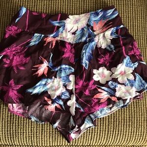 American Eagle flowy shorts