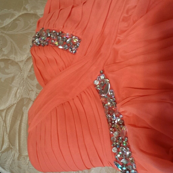 Dress - Picture 2 of 3