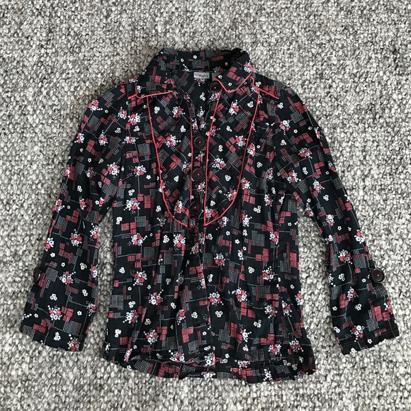 Daytrip Western Button Top