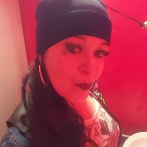 Meet your Posher, Suzanne
