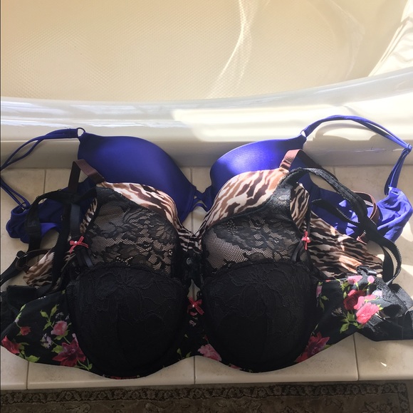 Lot of 4 Victoria's Secret Bras