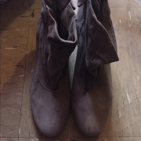 FLASH SALE ✨NEW✨Boutique 9 1/2suede ankle boot
