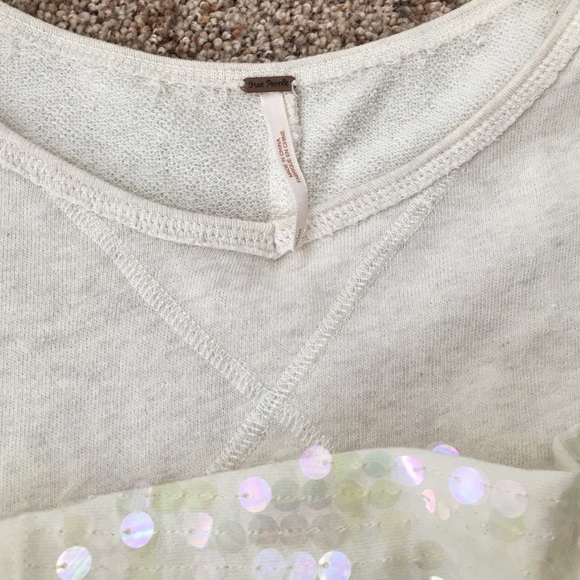 Adorable Free People sweatshirt - Picture 4 of 4