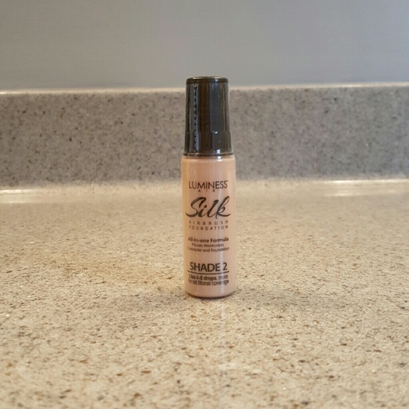 Luminess .55 fl oz [Sealed] Shade 2 Foundation