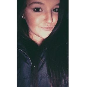 Meet your Posher, Chloe