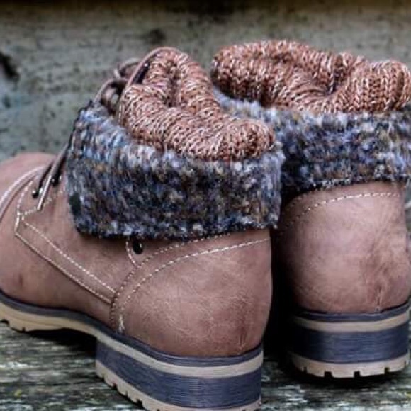 Taupe Knit Booties - Picture 2 of 3