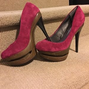 Fushia platform pump