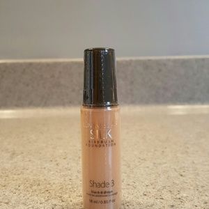 Luminess .55 fl oz [Sealed] Shade 3 Foundation