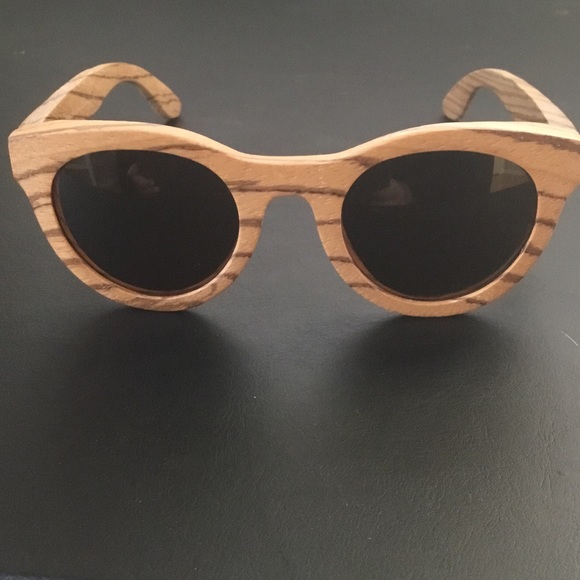 Zebra Wood Round Sunglasses | Polarized Lenses - Picture 2 of 4