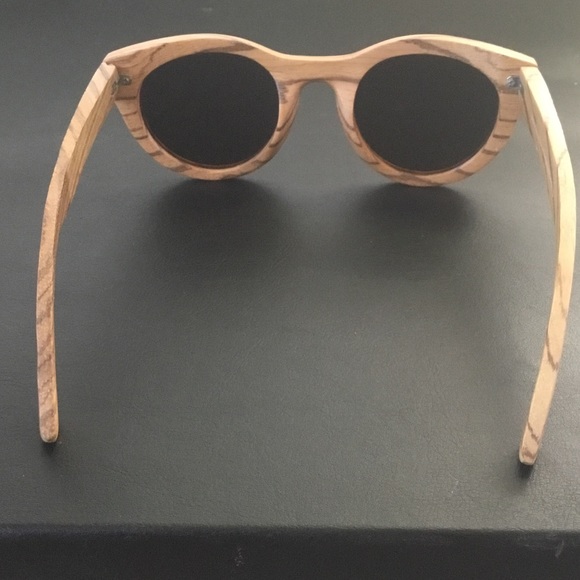 Zebra Wood Round Sunglasses | Polarized Lenses - Picture 4 of 4