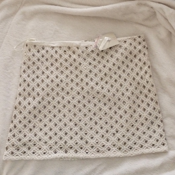 Beautiful 100% cotton skirt, studded with jewels.