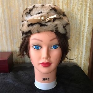 Vintage faux fur leopard print hat