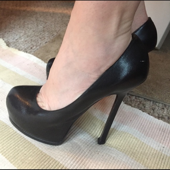 Sale!! YSL stunning Tribtoo pump blk 8 authentic - Picture 2 of 8